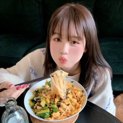 有魅力的气质干净女生微信头像