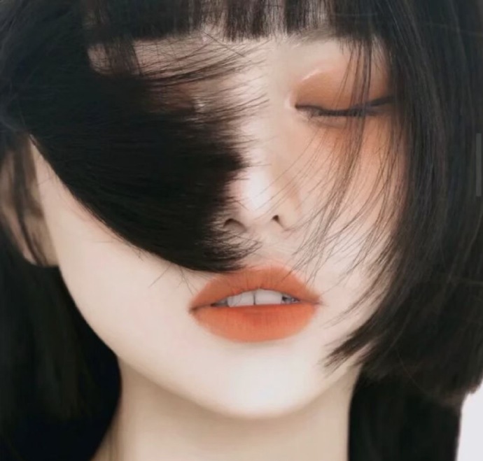 干净优雅有气质女神微信头像