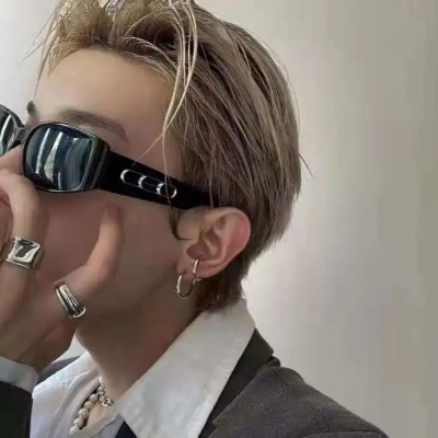 ins风超级帅气的男生微信头像