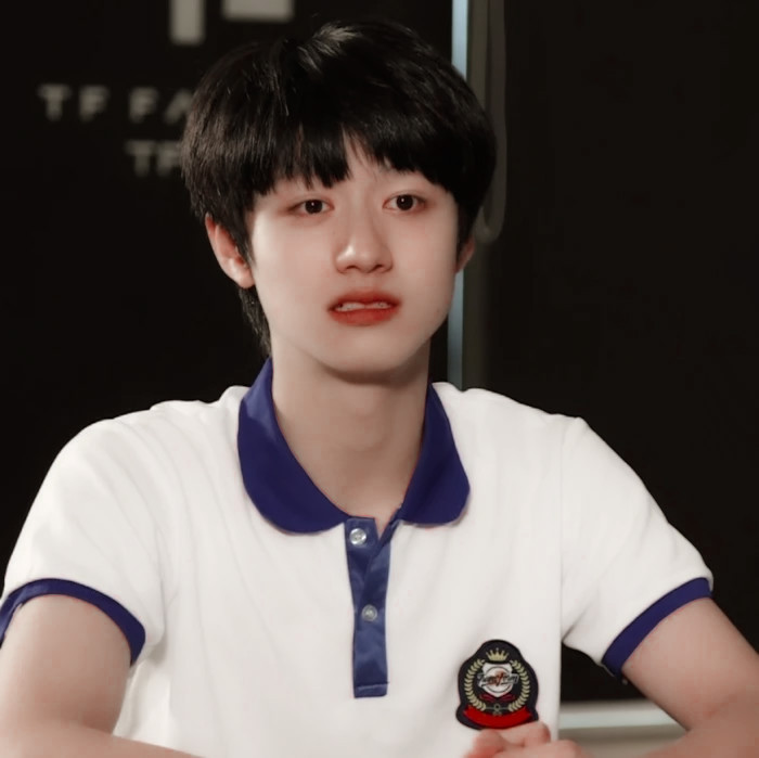 朱志鑫帅气微信头像