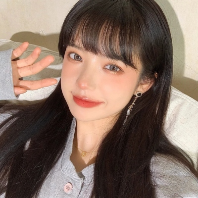 吸引人的妩媚性感女生微信头像