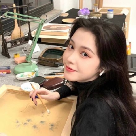 靓妹适合用的微信头像