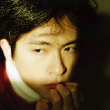 高冷的帅气男孩微信头像