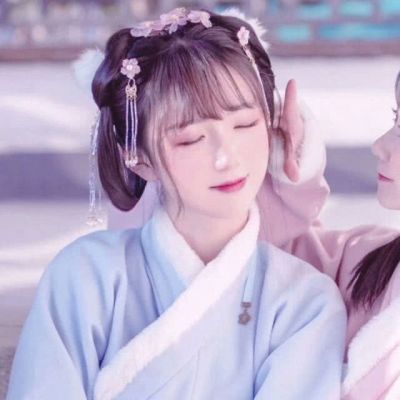 可爱又俏皮的闺蜜头像