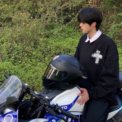 浪漫帅气的男生微信头像