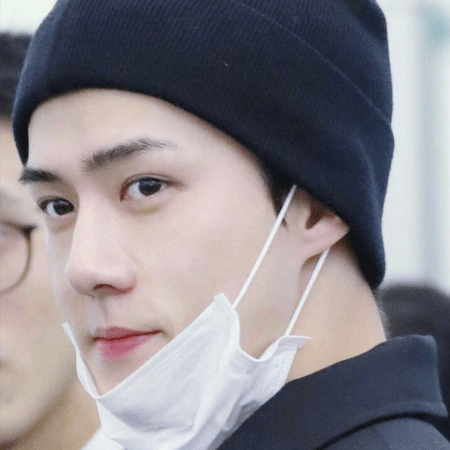 阳光帅哥热门微信聊天背景图