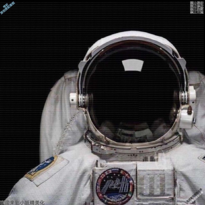 高冷的帅气男孩微信头像