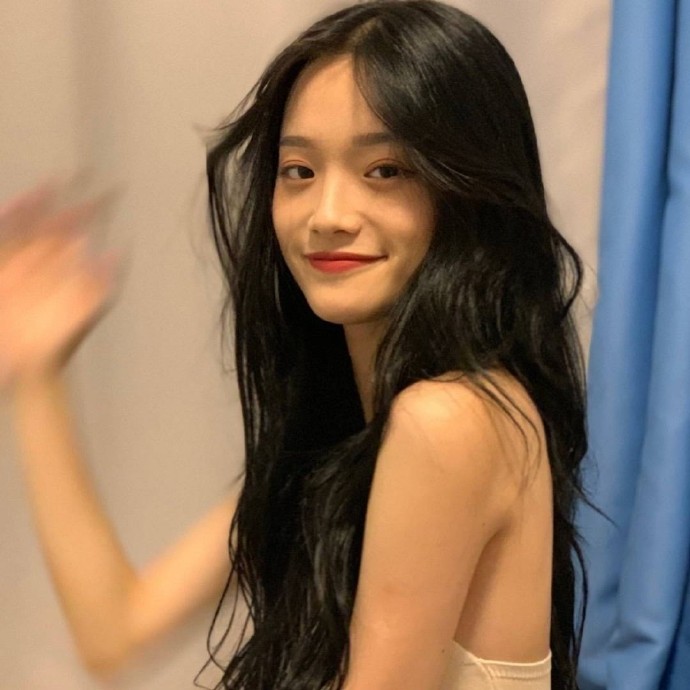 精致漂亮的女神微信头像