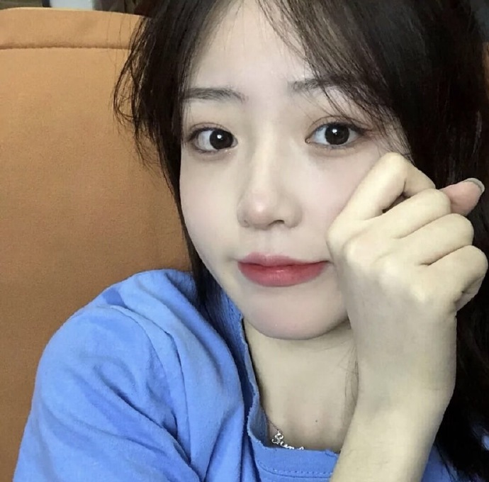 清纯少女好看的女生微信头像