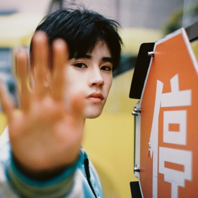 潮流气质阳光真人男生头像