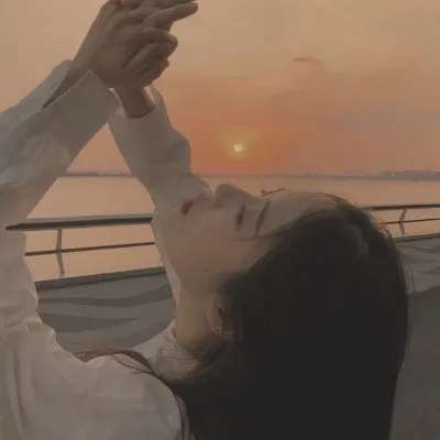 深色系让人抑郁伤感的微信头像