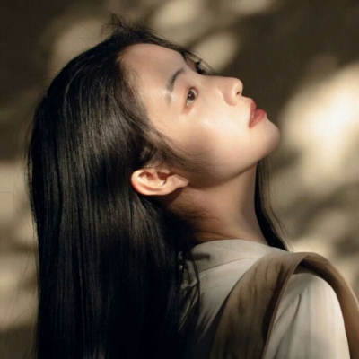 清纯又妩媚的高颜值女生微信头像