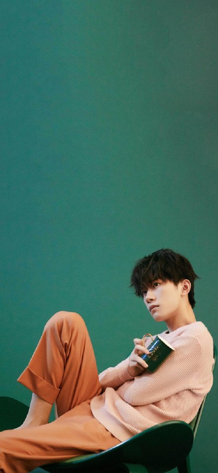 心目中最靓的仔易烊千玺微信头像