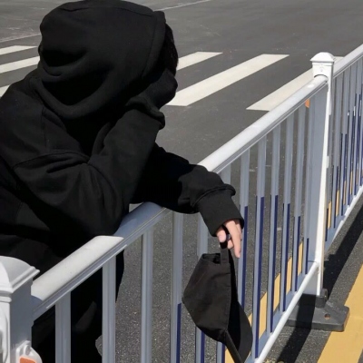 丧系忧郁颓废的男生微信头像