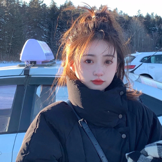 真人潮流网红女生微信头像