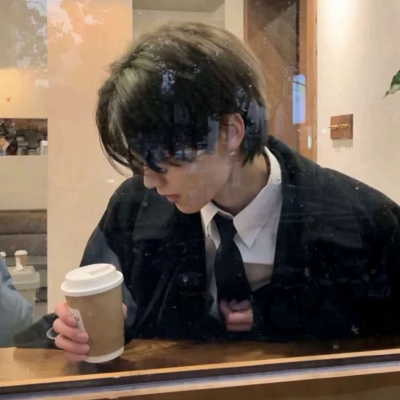 不露脸的超酷成熟男生头像