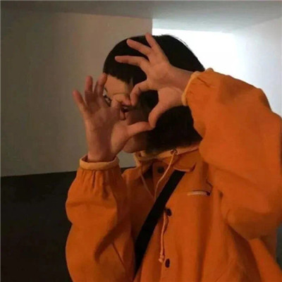 高颜值帅气短发女生微信头像