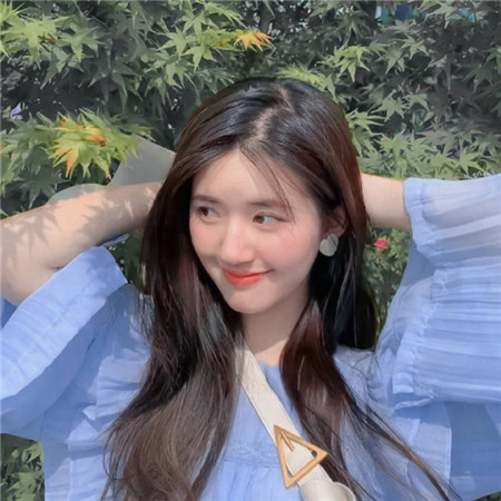 纯欲风温柔的赵露思图片