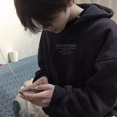 气质绝佳的男生头像