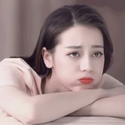 萌且性感的迪丽热巴微信头像