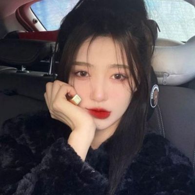 全新气质的女生头像