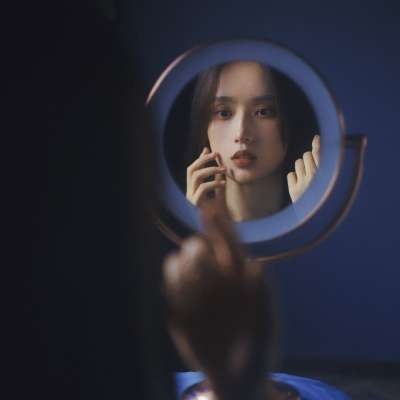 2021超级有气质的优雅女生微信头像