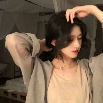 清纯又妩媚的高颜值女生微信头像