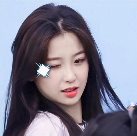 虞书欣萌萌哒微信头像