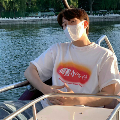 氛围感超级酷的精致男头