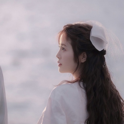 一左一右的夕阳下的情侣微信头像