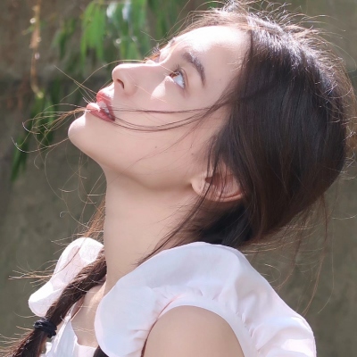 夏季清纯好看女生微信头像