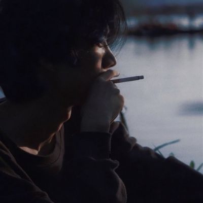 很颓废的丧系男生头像