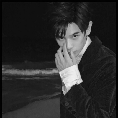 很火的丧系帅气侧脸男生头像