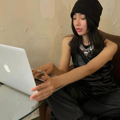 不被定义的魅力女生头像