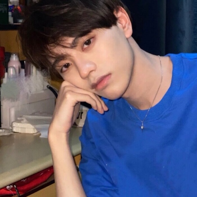 文艺范的真人帅气男生微信头像