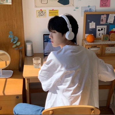 优质帅气的阳光男生头像