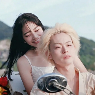 甜蜜幸福的双人情侣微信头像