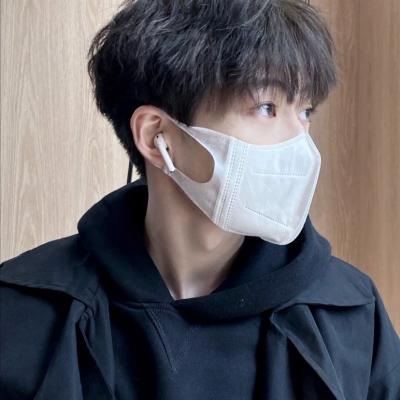 帅气温柔阳光开朗的男生微信头像