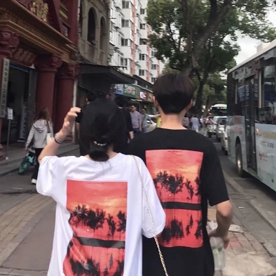 潮流的夏季情侣微信头像