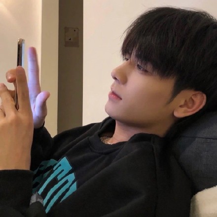 帅气阳光小哥哥微信头像