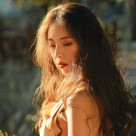 高颜值复古惊艳高清美女微信背景图