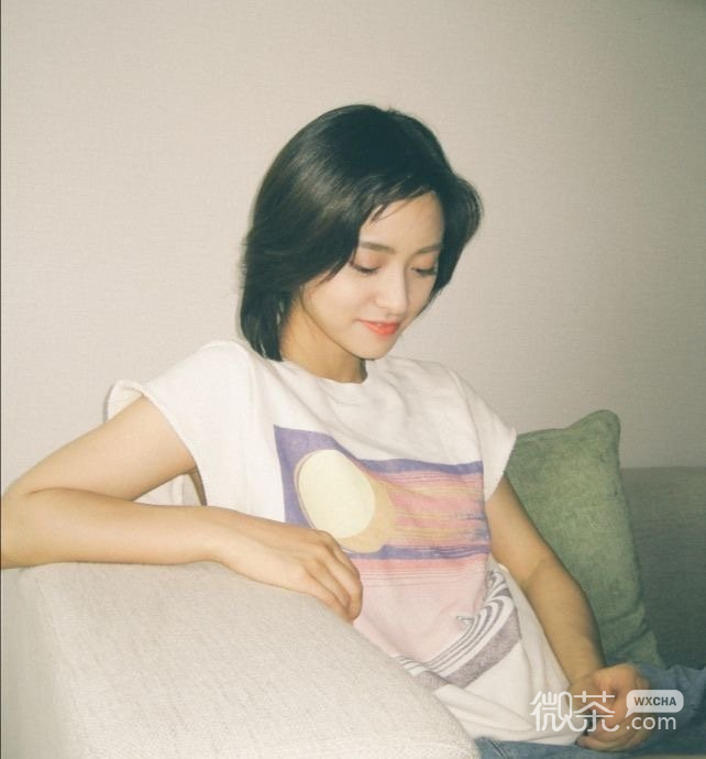 日系美少女沈月微信素材图片