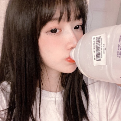 有魅力的气质干净女生微信头像