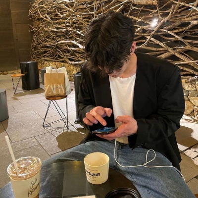 真人火爆帅气男生微信头像