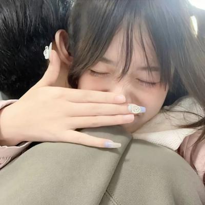 甜蜜到心坎上的情侣头像