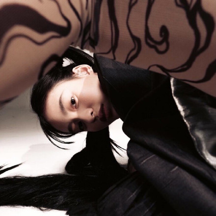 酷酷的小姐姐微信头像