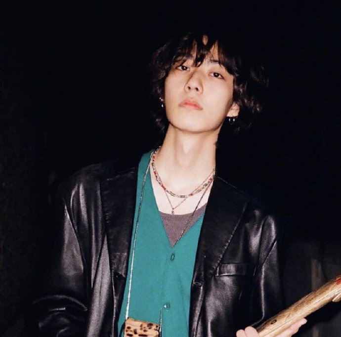 复古不羁的男生微信头像