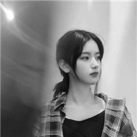伤感黑白女生网红头像