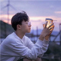 超帅气时尚男生微信头像