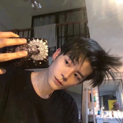 高颜值的精致男孩微信头像